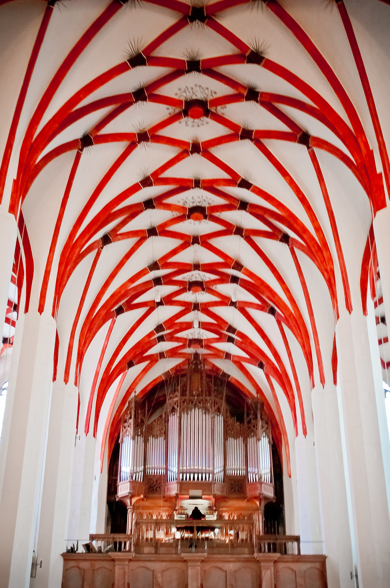 Photograph of the interior of St Thomas' Church, Leipzig